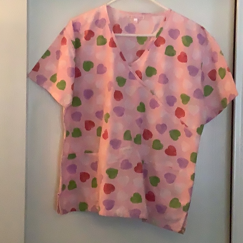 Delta women’s scrub top